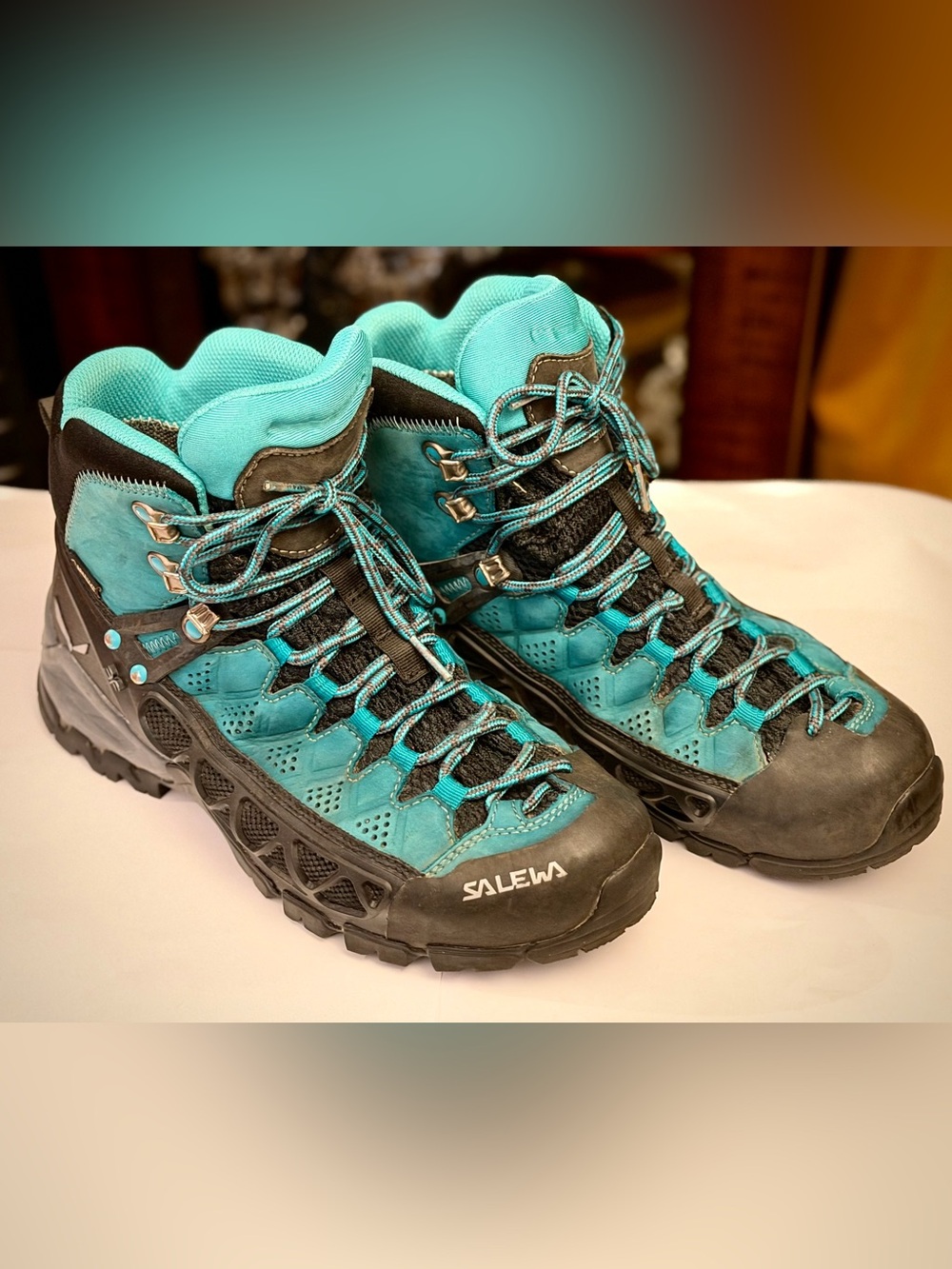 Pre-owned Salewa Alp Flow Mid GTX Hiking Boots - Women's Size 7